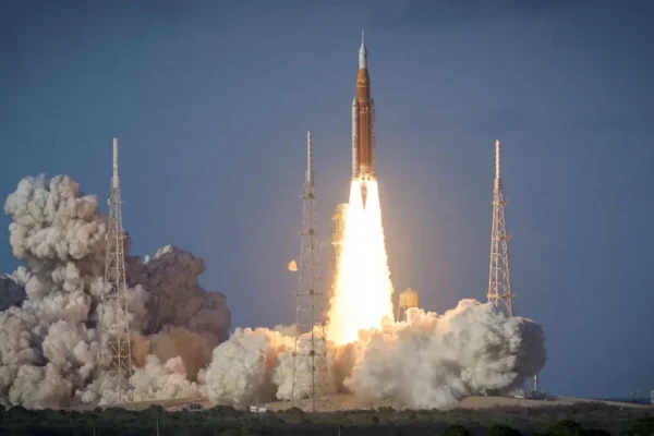 NASA lança Artemis II para o primeiro sobrevoo tripulado da Lua em 50 anos