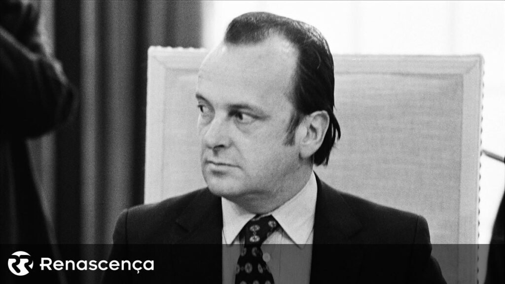 Balsemão: As Fotografias de uma Existência Comprometida com a Democracia e a Liberdade de Comunicação