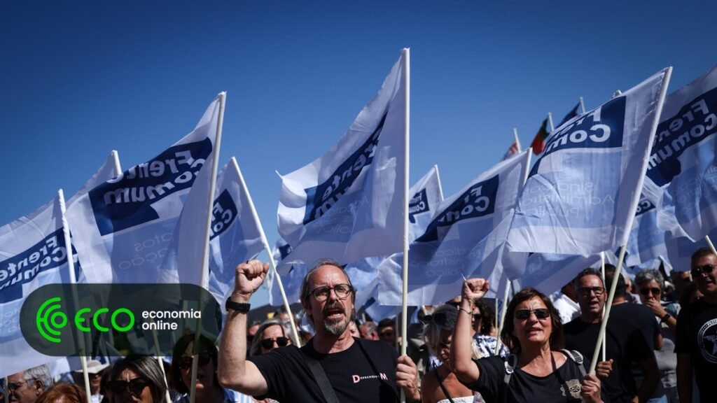 Escolas fechadas, consultas adiadas e lixo por recolher: Sindicatos celebram adesão à greve