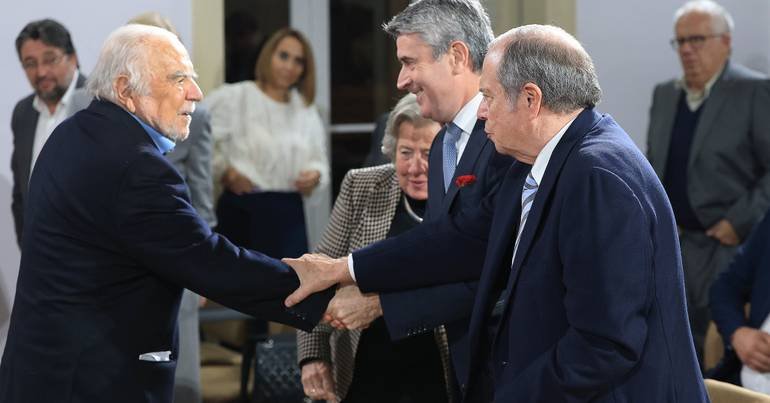 Carneiro Elogia Alegre como Exemplo de Política Convicta