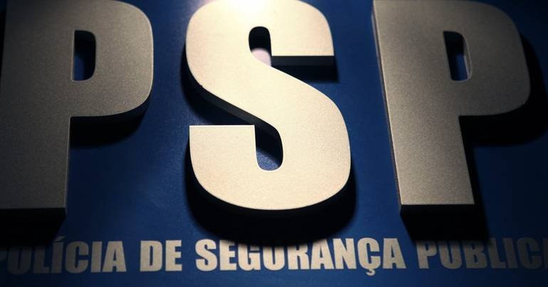 Jovens Detidos por Roubo em Coimbra