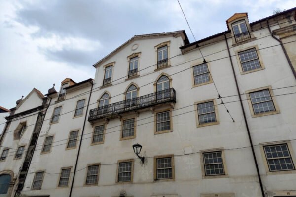 CM de Coimbra avança na revitalização da Rua da Sofia com a aquisição do antigo Colégio de São Boaventura