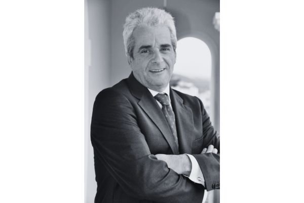 Luto pelo Falecimento de António Júlio Veiga Simão